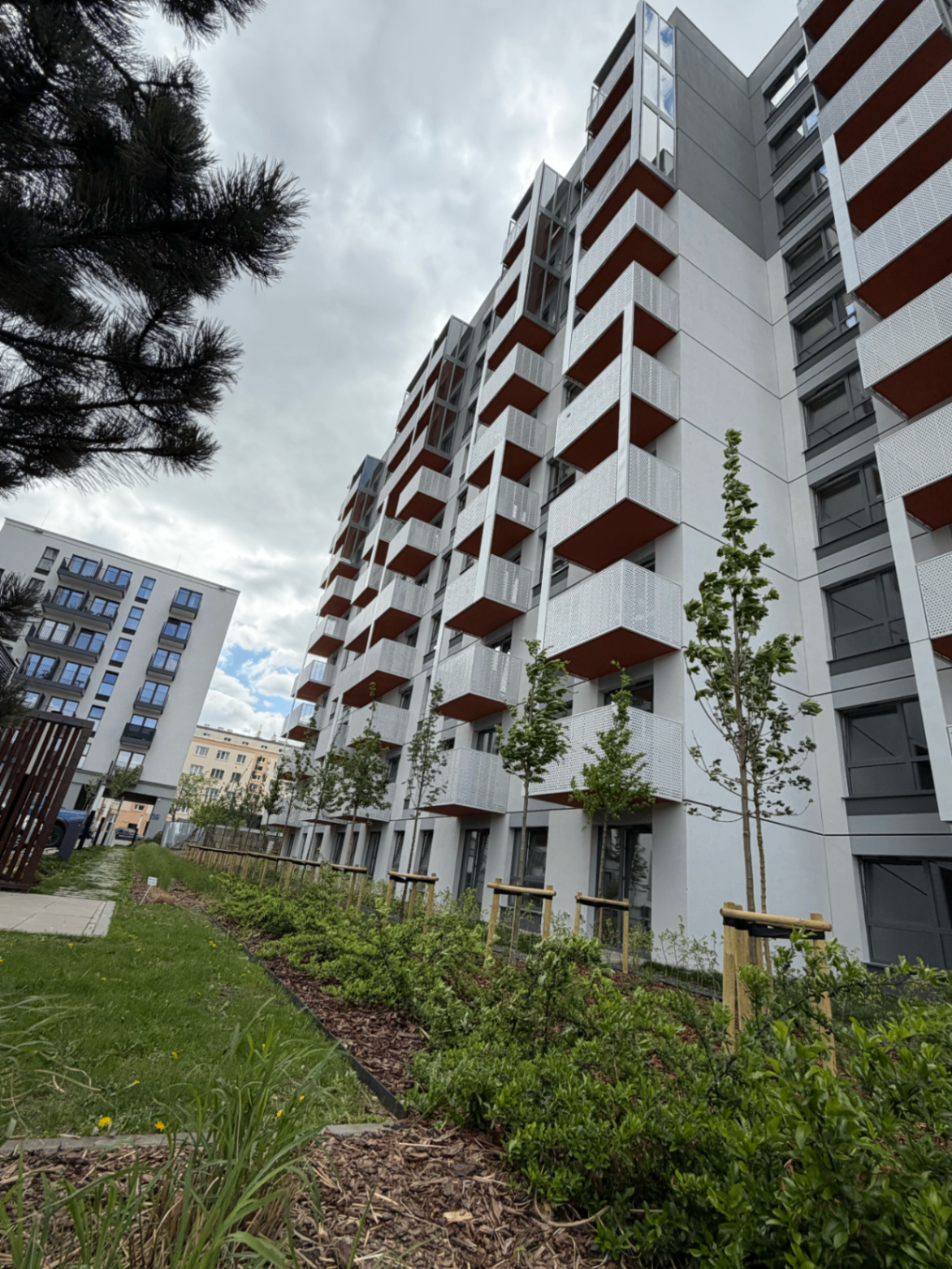 Wieża Jeżyce etap V — widok kompleksu mieszkaniowego